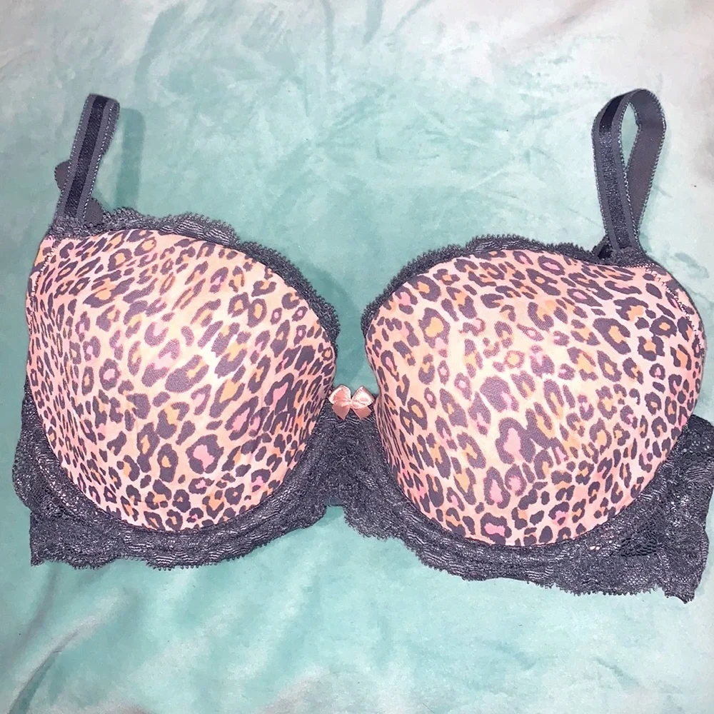 Victoria's Secret Pink Leopard Print Bra - Picture 1 of 6